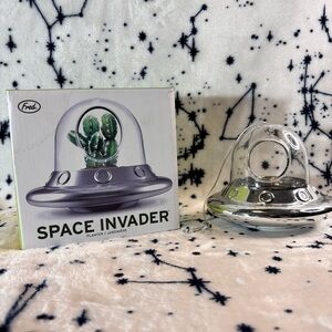 Fred Glass UFO Planter